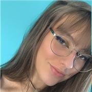 Je donne des cours en Anglais niveau primaire et collège et en français niveau primaire également. Je peux aussi apprendre à la lecture